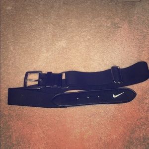 Black Nike baseball belt